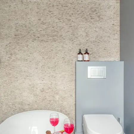 Ghent's Historic Gem - Your Perfect Hideaway *