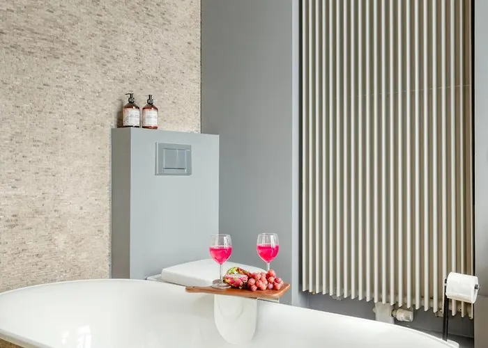 Ghent's Historic Gem - Your Perfect Hideaway Apartment *